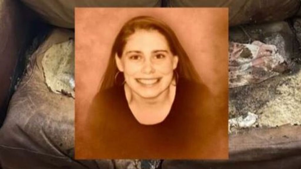 El horrible caso de Lacey Fletcher, encontrada en un sofá 12 años después de morir