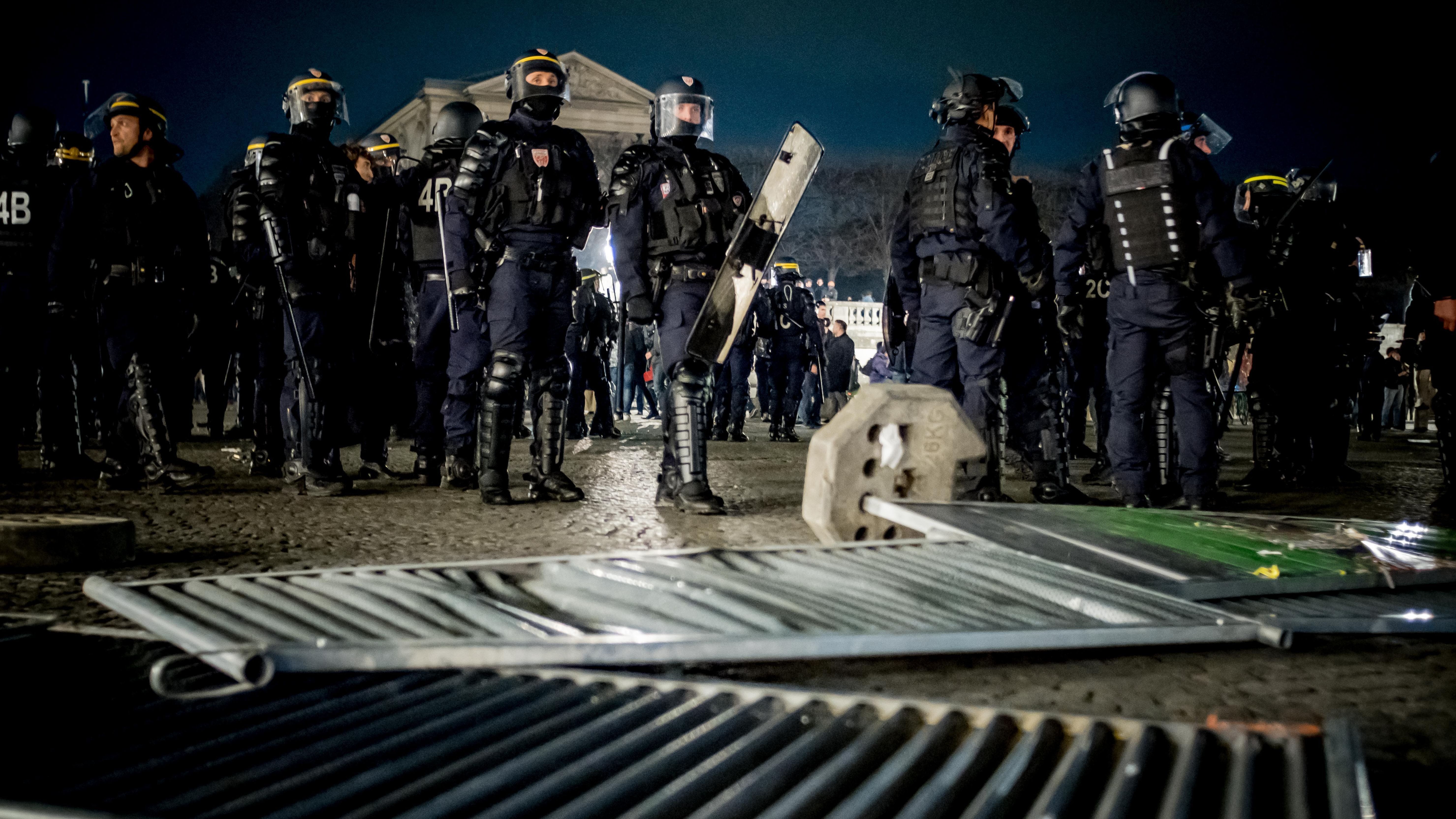 Al menos 70 detenidos en las protestas de este sábado en París contra la reforma de las pensiones