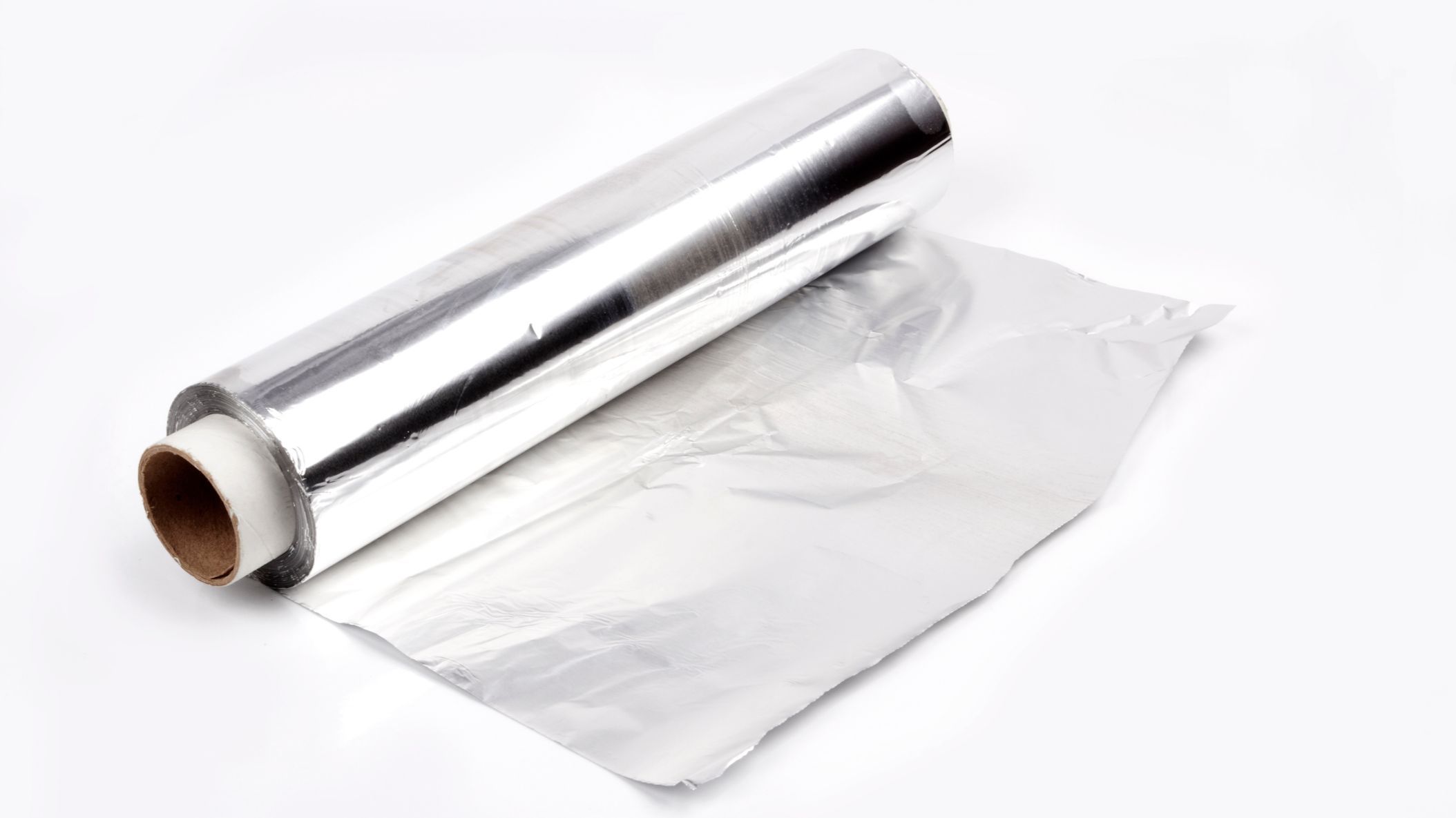 El truco de TikTok para cortar recto el papel de aluminio