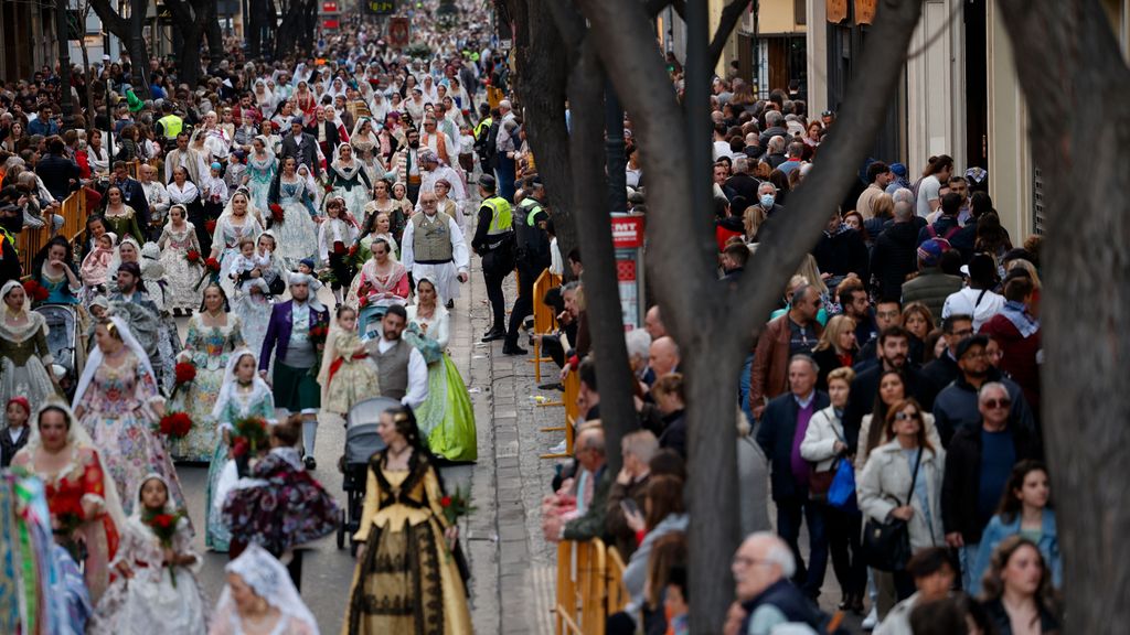 Valencia se convierte en el epicentro del turismo nacional e internacional por las Fallas