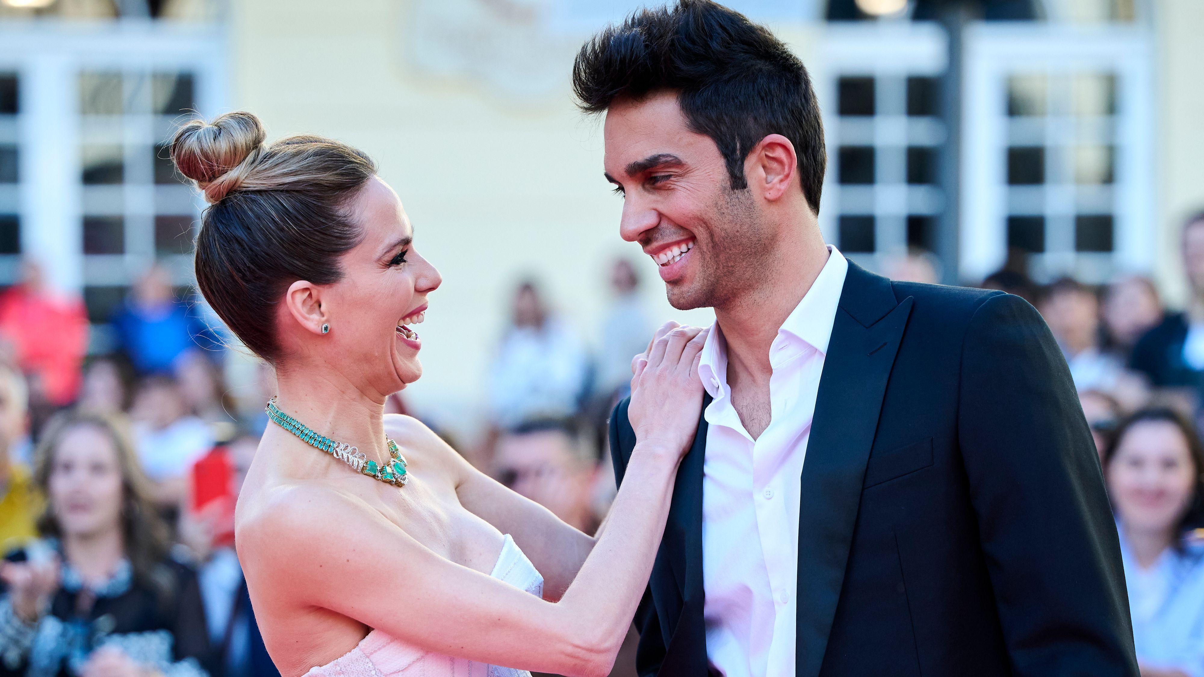 Vanesa Romero y Santi Burgoa, en la alfombra roja del Festival de Málaga