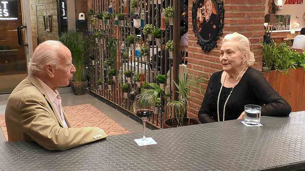 Carmen y Pepe durante su cita en 'First Dates'