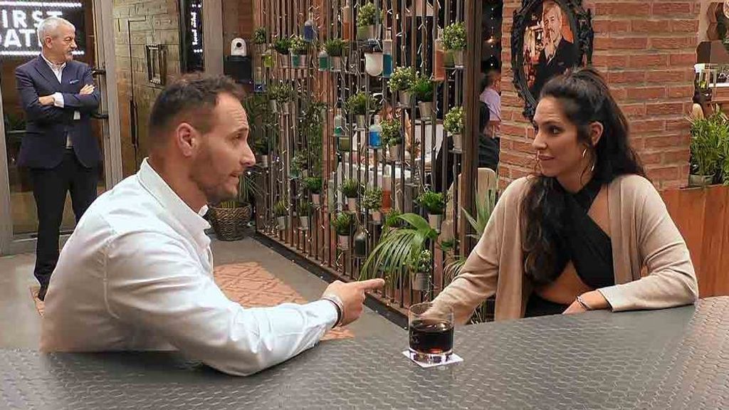 Chico y Estela durante su cita en 'First Dates'