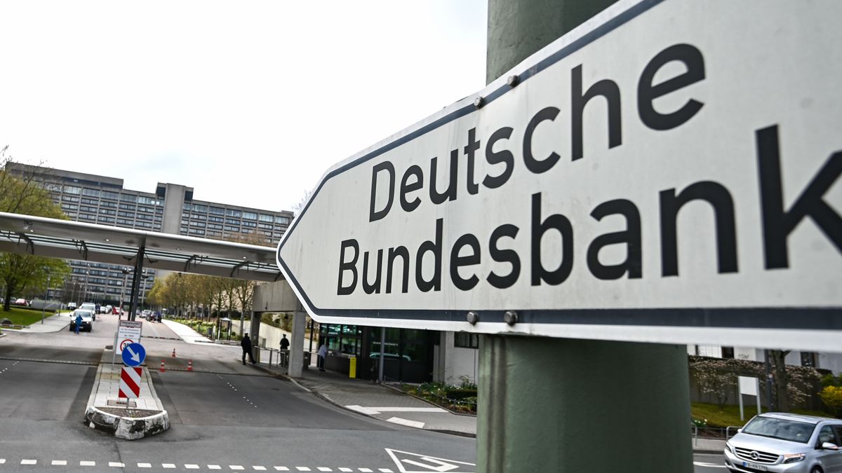 Puerta principal de la sede del Bundesbank en Frankfurt