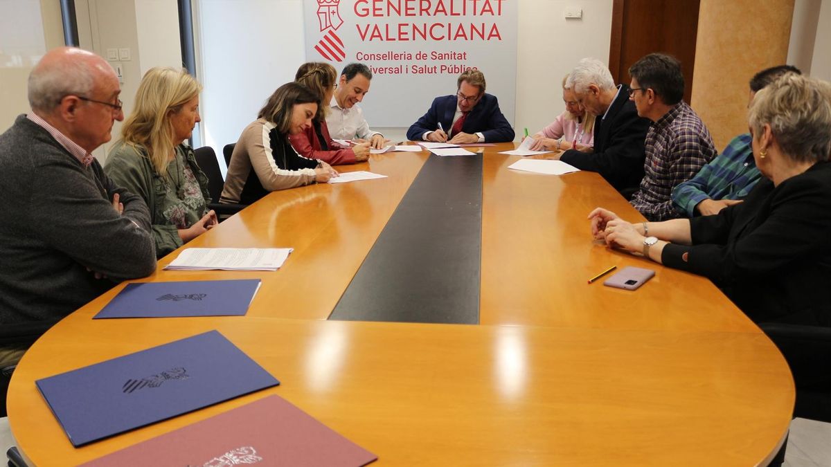 Sanidad y sindicatos firman el acuerdo Sanidad y sindicatos firman el acuerdo