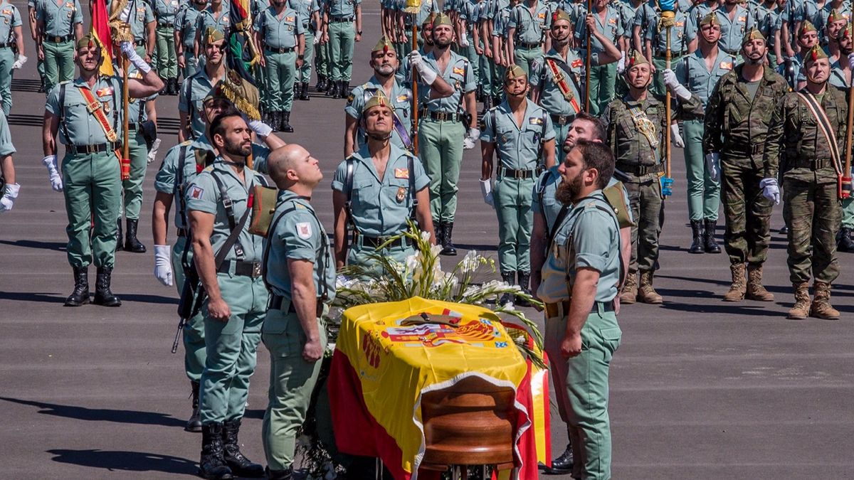 Funeral por el caballero legionario fallecido de un disparo durante unas maniobras en Alicante. Funeral por el caballero legionario fallecido de un disparo durante unas maniobras en Alicante.