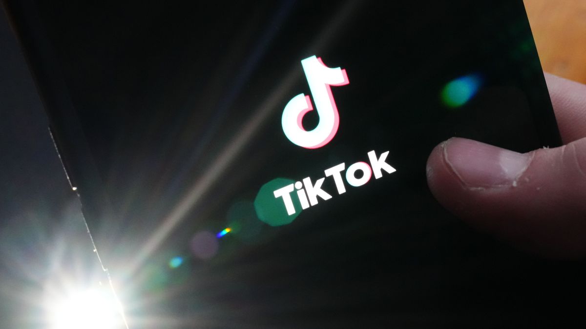 Italia investiga a Tik Tok por  'la cicatriz francesa', el reto autolesivo conocido