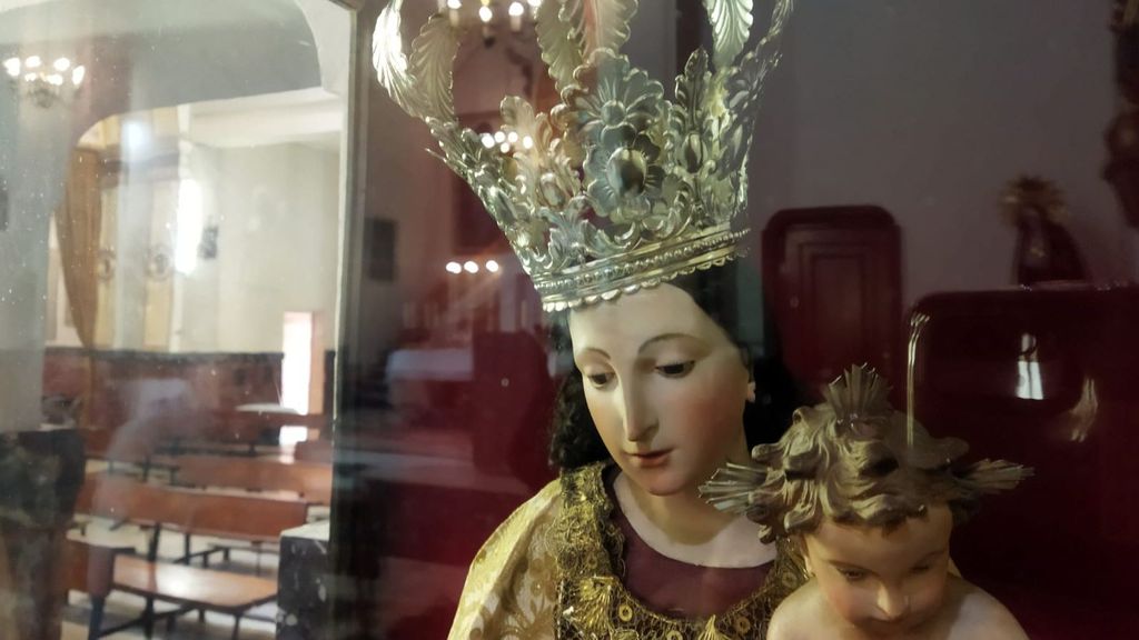 La Virgen del Carmen con las orejas arrancadas