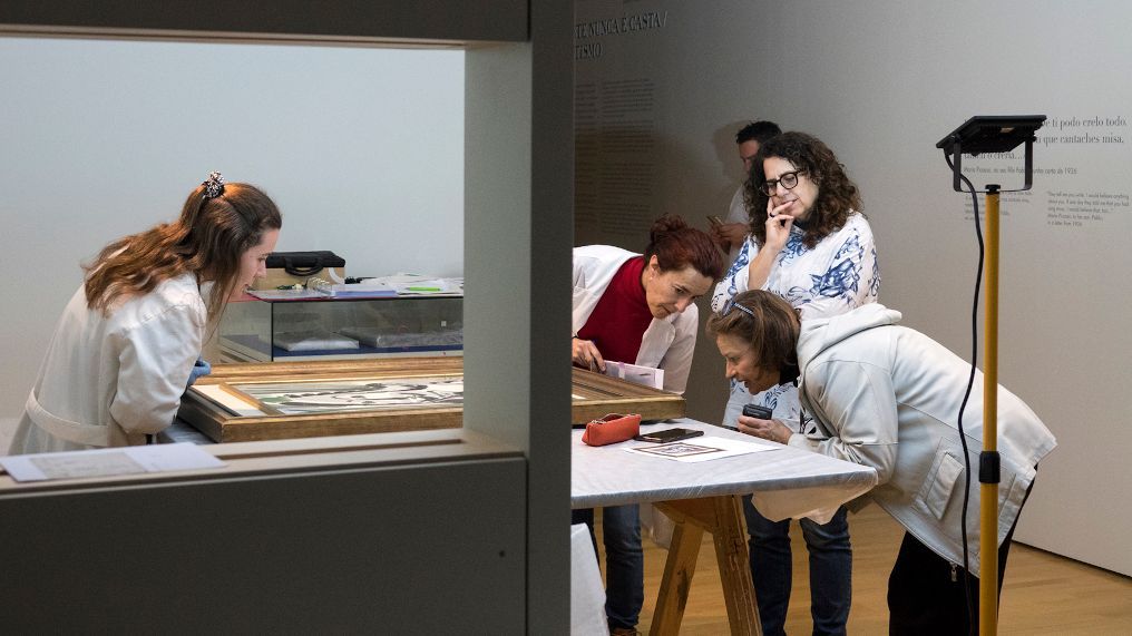 Preparativos de la exposición.