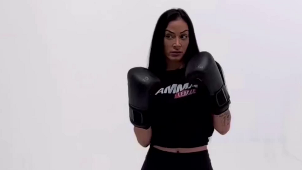 Dakota Tárraga se pasa al boxeo: la ex de Supervivientes competirá en una velada