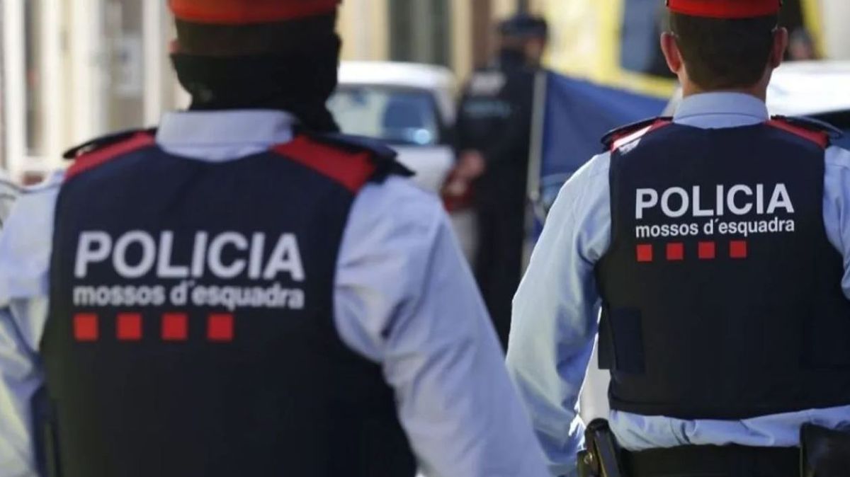 Agentes de los  Mossos d'Esquadra han hallado el cuerpo sin vida de una joven en una carretera de Tarragona