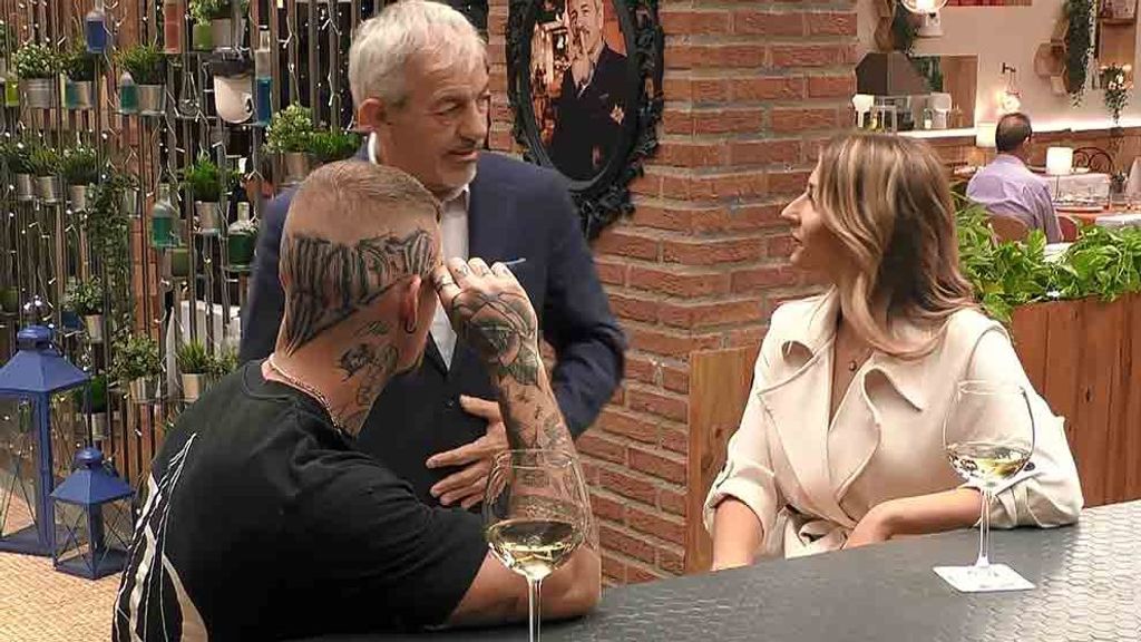 Arnau y Mar durante su cita en 'First Dates'