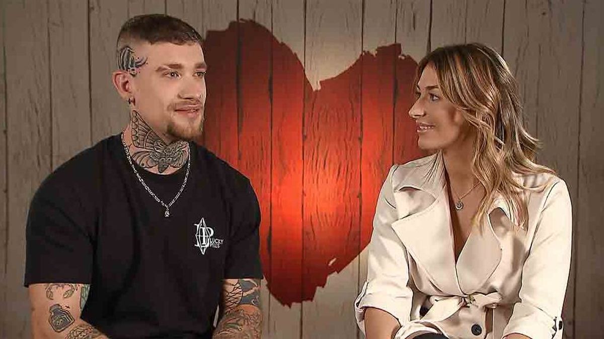 Mar escandaliza a sus padres en ‘First Dates’: “Llevo una llama en la ingle”