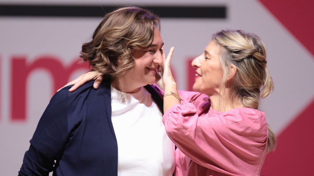 Ada Colau y Yolanda Díaz en un acto de Sumar en Barcelona en enero