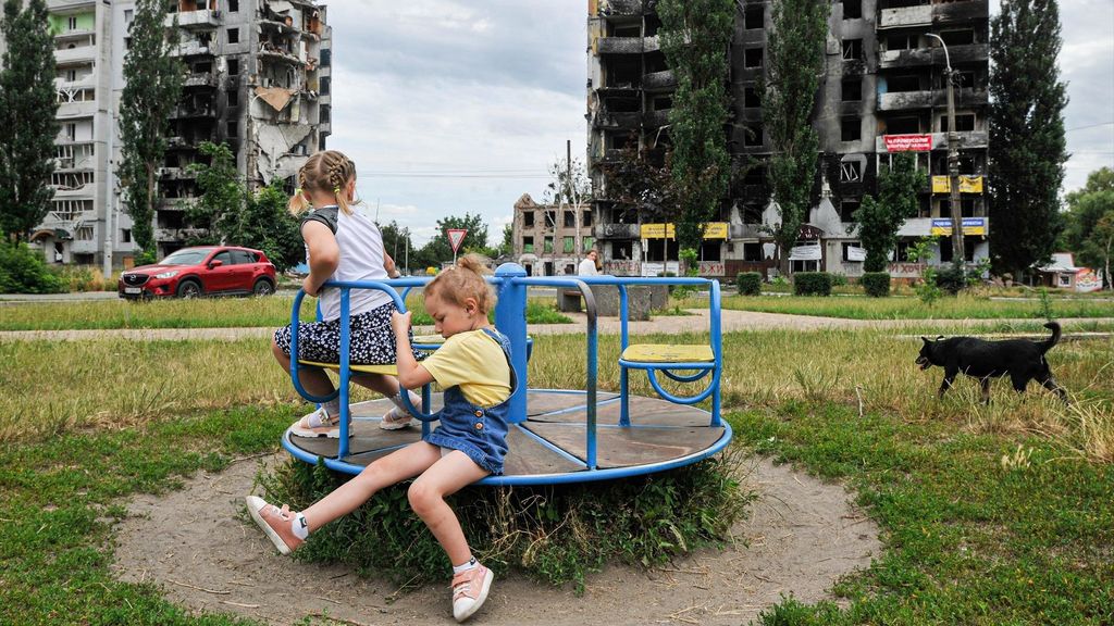 EuropaPress 4563464 july 2022 borodyanka ukraine children play at playground not far from