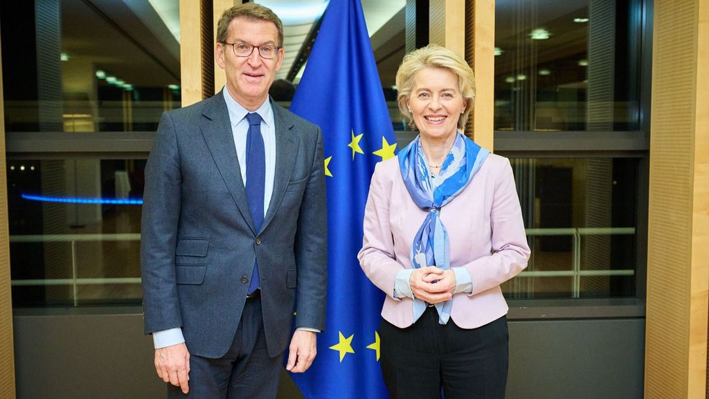 Feijóo junto a la presidenta de la Comisión Europea, Ursula Von der Leyen, este miércoles en Bruselas