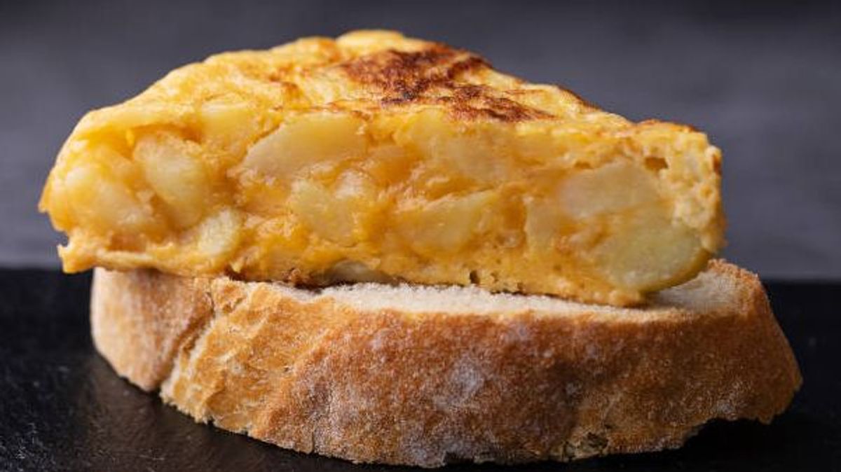La tortilla de patata perfecta, según la ciencia: ¿caliente, fría o templada?