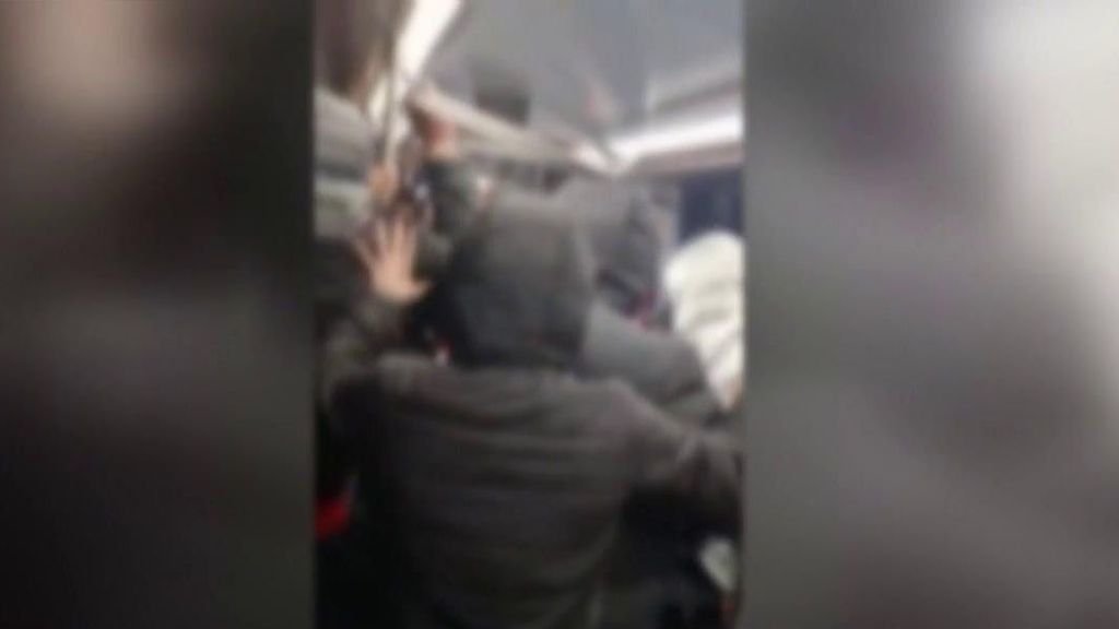 Una multitudinaria reyerta en el metro de Madrid termina con 16 detenidos y varios heridos