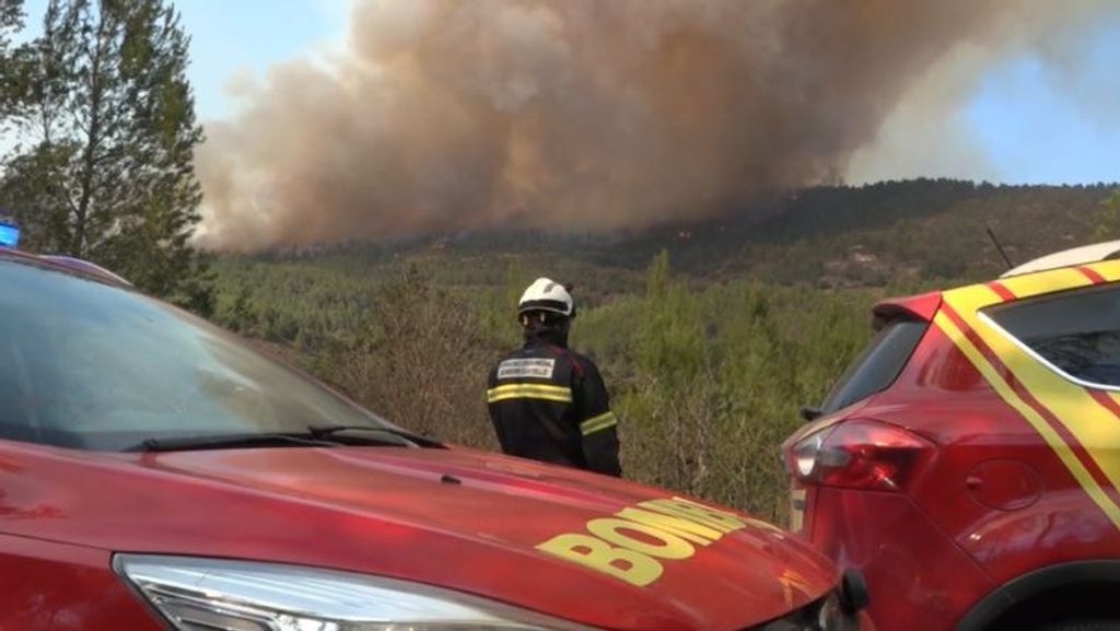 El incendio de Castellón obliga al desalojo de más pueblos