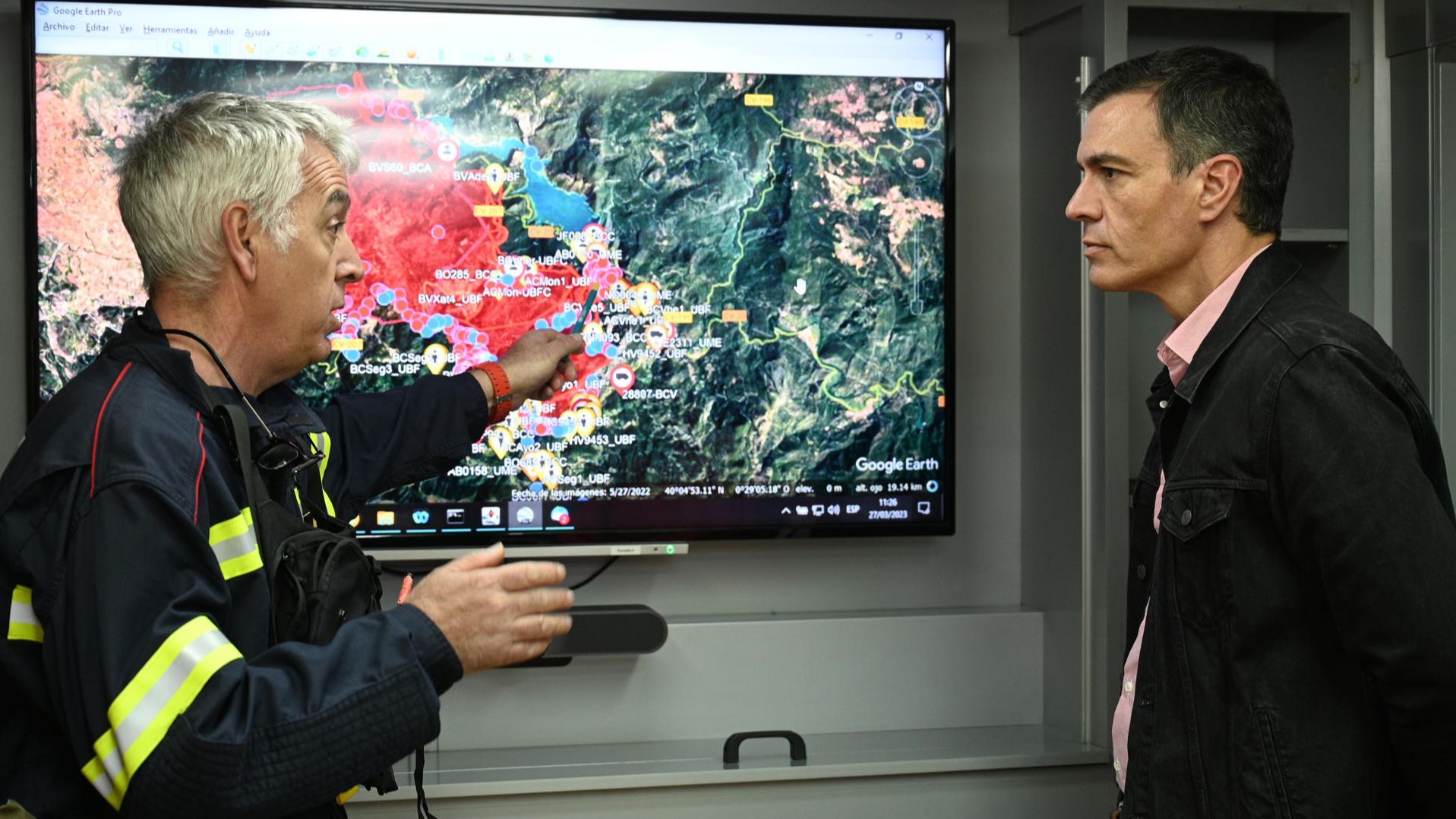 El presidente del Gobierno, Pedro Sánchez, visita el Puesto de Mando Avanzado instalado en Barracas, Castellón