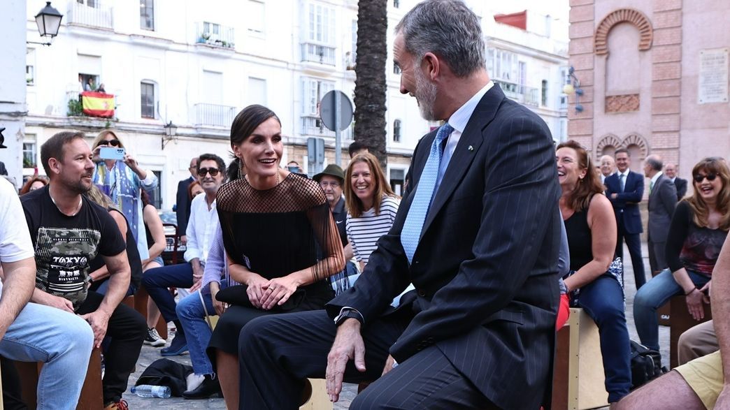 Felipe y Letizia se arrancan con las palmas en los cajones de un concierto