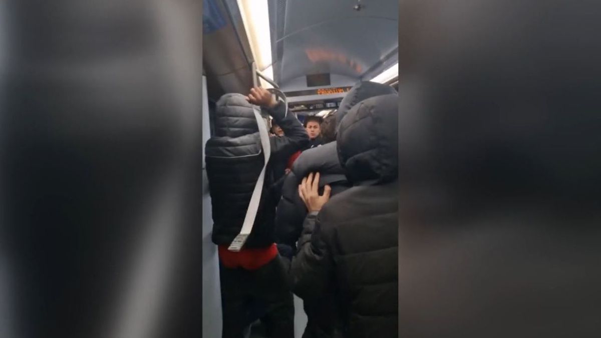 Momentos de pánico en la estación de metro de Batán por una reyerta multitudinaria