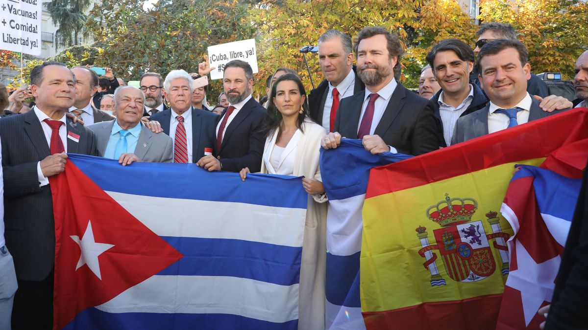 Abascal, Espinosa y Monasterio en un acto con la comunidad cubana en España