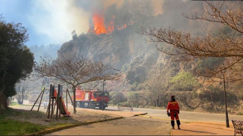 El incendio de Castellón muestra mejoría, a pesar de no estar controlado: "Estamos deseando volver a casa"