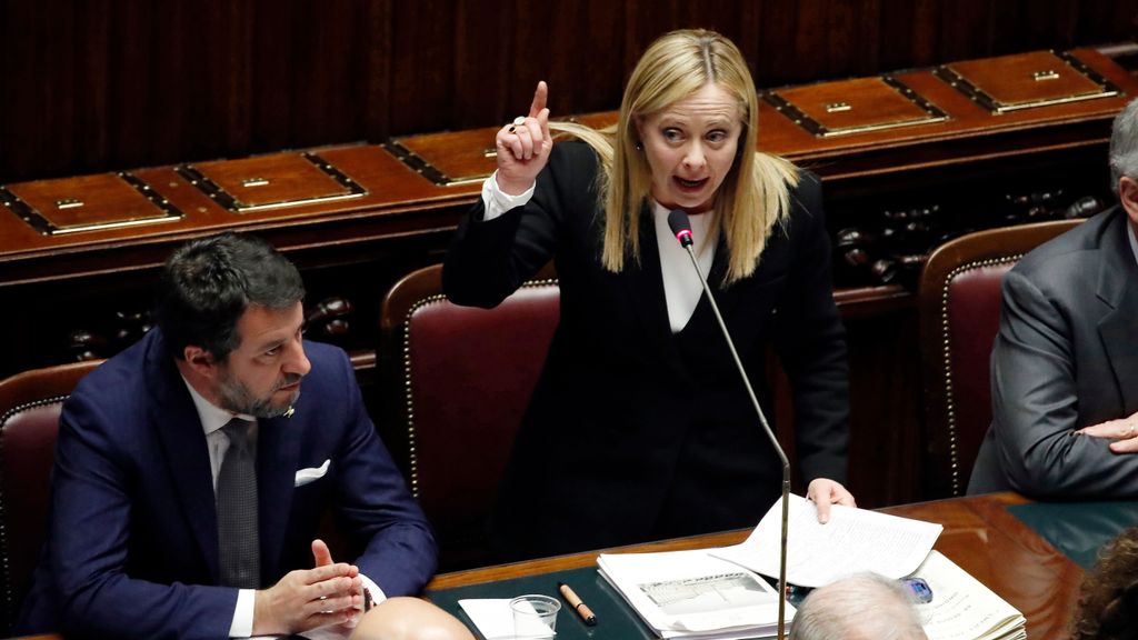 Giorgia Meloni en la interrogación parlamentaria de mediados de marzo responde a Carlo Calenda sobre el MEDE.