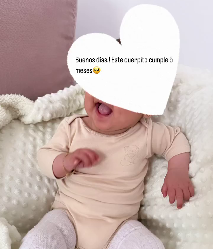 Lucía Sánchez felicita a su peque por los cinco meses