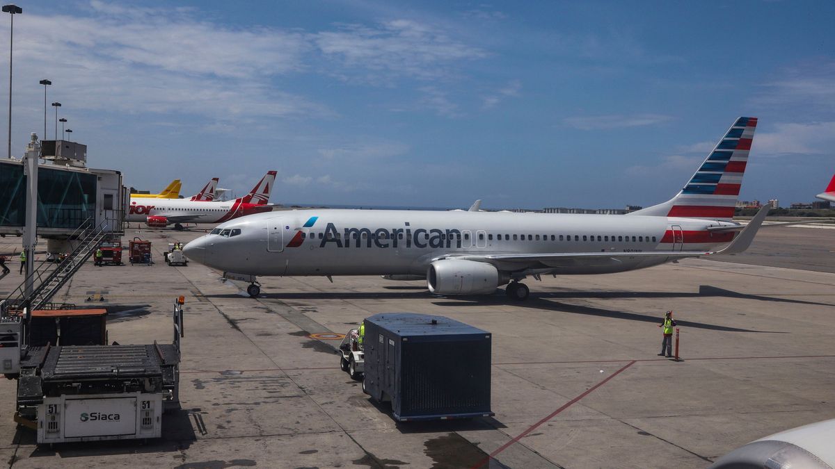 Un empleado del aeropuerto de Miami, detenido por robar más de un millón de euros en teléfonos