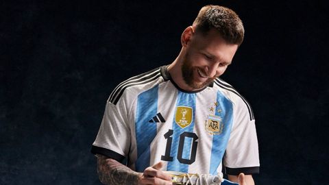 La divertida de Leo Messi al ver sus nuevas botas por vez