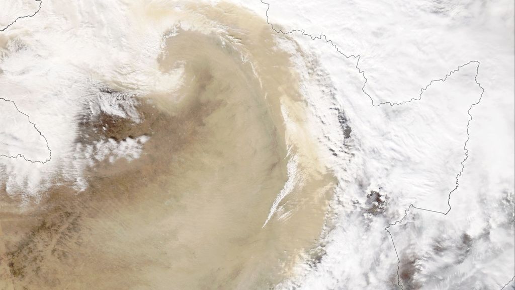 Una tormenta de polvo ahoga a China