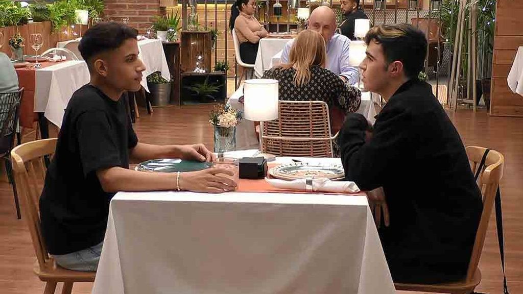 Andrés y Daniel durante su cita en 'First Dates'