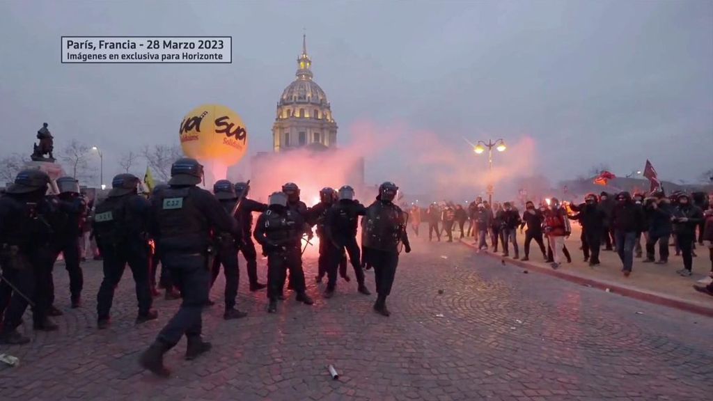 Guerra entre manifestantes y policías: las impactantes imágenes exclusivas de los disturbios en París