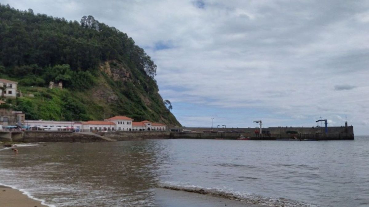 Hallan el cuerpo de un hombre decapitado en el muelle de Tazones, en Asturias
