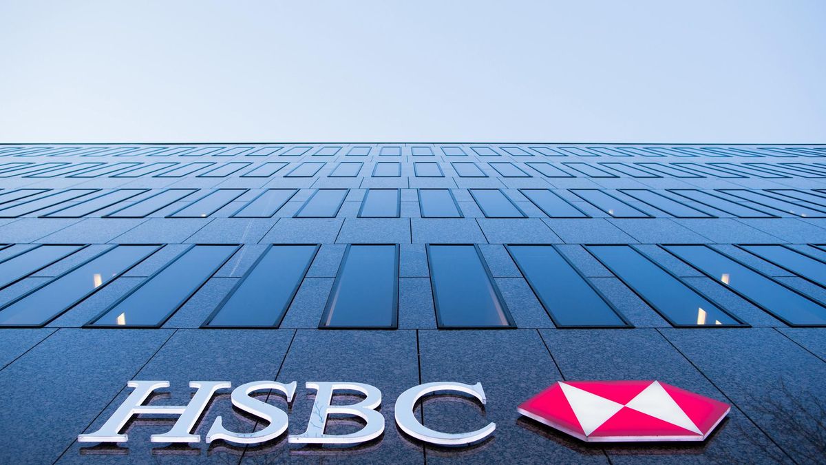 Archivo - FILED - 13 February 2017, Duesseldorf: A view of the facade of the HSBC bank branch in Duesseldorf. Photo: Rolf Vennenbernd/dpa