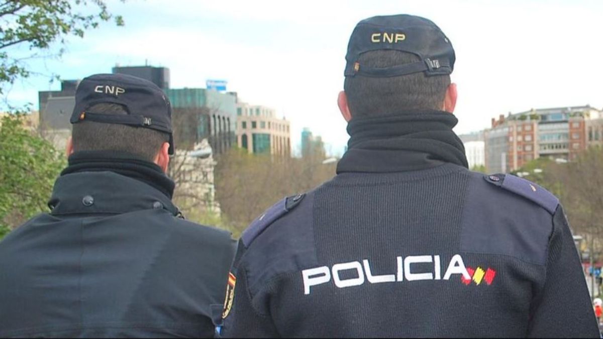 Un policía de 27 años, el motorista muerto al chocar con una ambulancia en Madrid