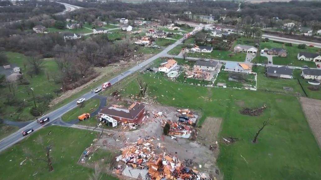 Al menos 25 muertos tras la devastadora oleada de tornados en EEUU