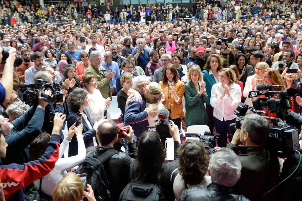 Yolanda Díaz luce apoyo social y aliados políticos en la presentación de SUMAR, en imágenes