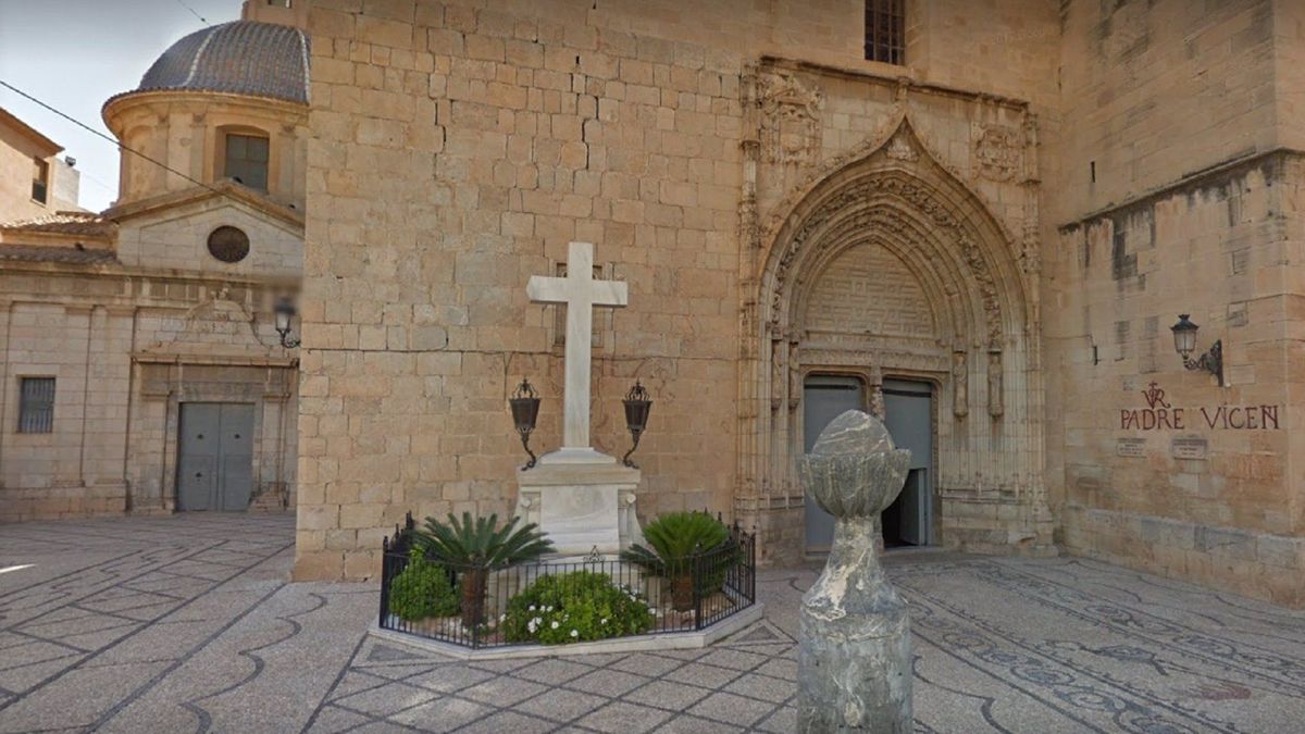 Un juzgado establece que la Iglesia es propietaria de la Cruz de Callosa de Segura pero no de su ubicación