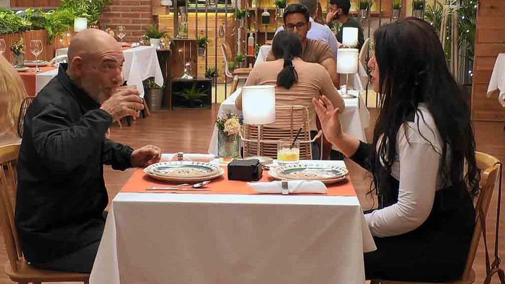 Cristina y Sergio durante su cita en 'First Dates'