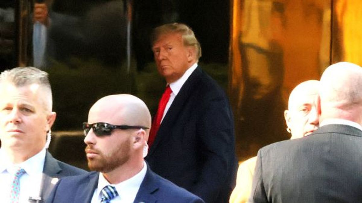 Donald Trump llegando a su casa en Manhattan, NYC