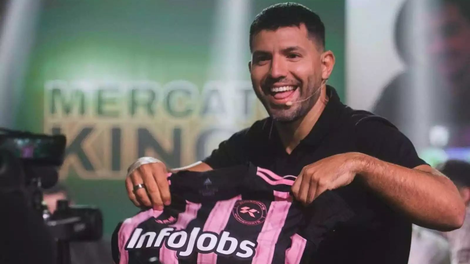 El cabreo de Kun Agüero tras el primer día de mercado en la King's League: "Me van a chupar la pija" El cabreo de Kun Agüero tras el primer día de mercado en la King's League: "Me van a chupar la pija"