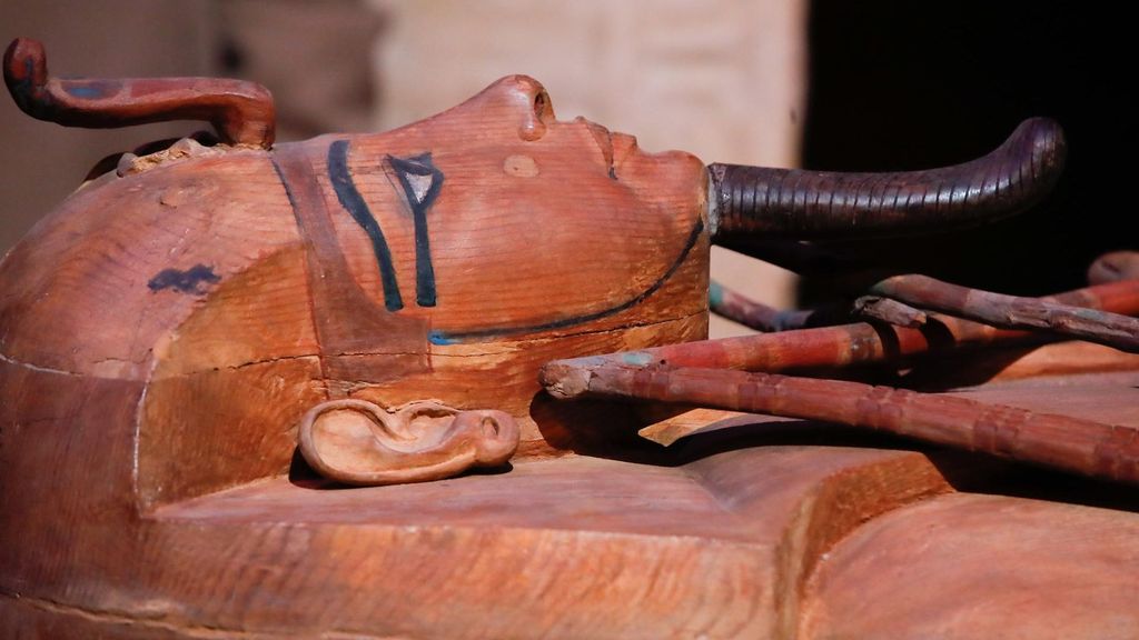 Exposición en París del féretro de Ramsés II