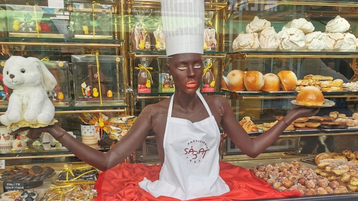 Imagen de la mona de chocolate tachada de racista