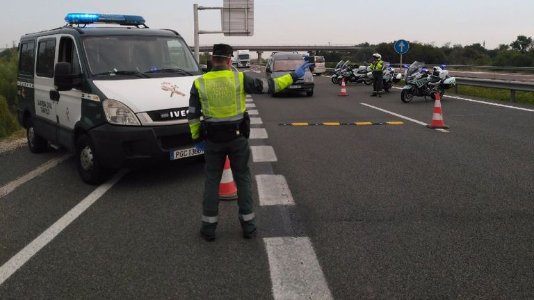 Muere el copiloto de un camión tras salirse de la vía en la AP-7 en Peñíscola