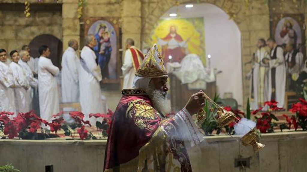 Coptos egipcios celebran misa ortodoxa