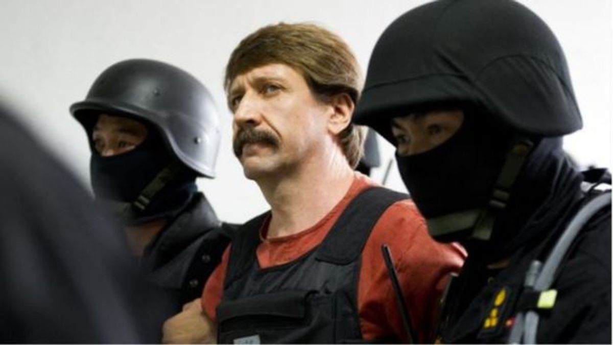 El traficante de armas Viktor Bout invita a Donald Trump a refugiarse en Rusia