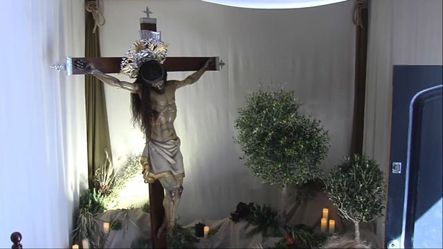 Los vecinos de El Cabañal exponen las imágenes religiosas en sus casas